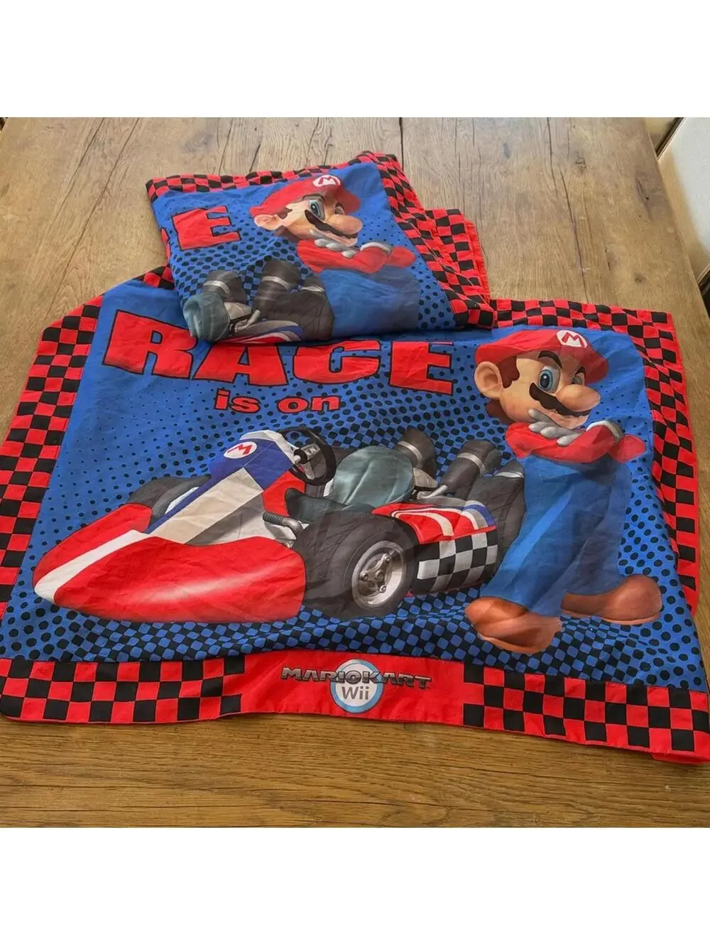 Super Mario Kart Wii 2 pillow cases and 2 Shams